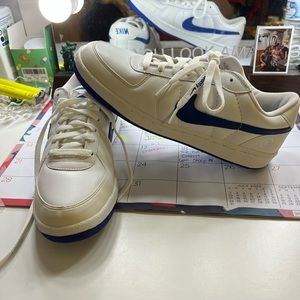 Nike 20s size 9.5! Great condition!